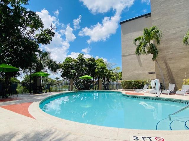 The Palms Inn & Suites Miami, Kendall, Fl Екстер'єр фото